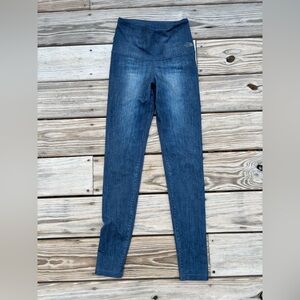 High-Waisted north face jean-designed leggings